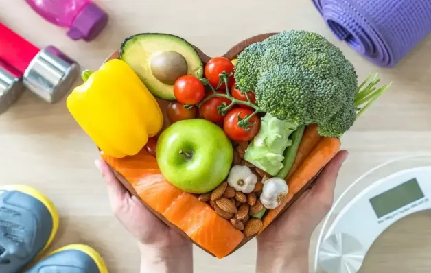 Alimentos simples e acessíveis que ajudam a fortalecer a saúde do coração