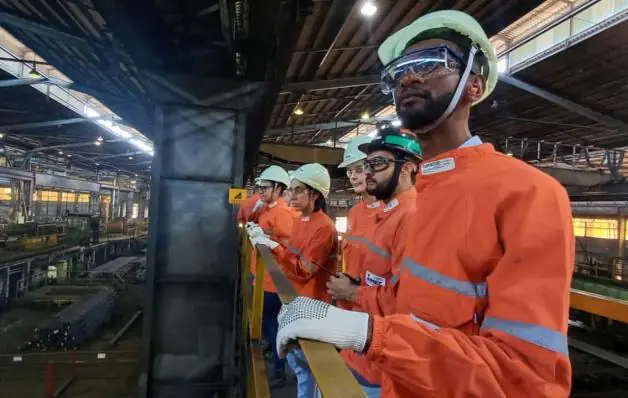 Alunos da Faculdade Pio XII fazem  visita técnica à Simec Cariacica