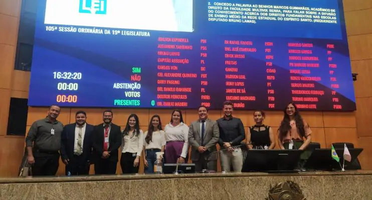 Alunos de Direito vão à Assembleia para propor disciplina que ensina Constituição na escola