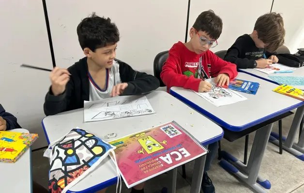 Alunos de escola pública de Vitória abrem mostra com desenhos inspirados nos direitos da criança