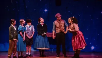 Alunos de teatro musical apresentam “Mary Poppins” em novo espaço cultural de Vitória