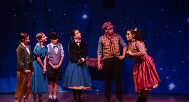 Alunos de teatro musical apresentam “Mary Poppins” em novo espaço cultural de Vitória