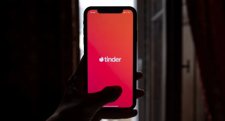 Amigo poderá ser cupido no Tinder para ajudar a dar match