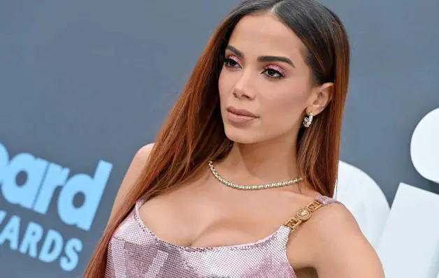 Anitta reclama do TikTok e critica sua gravadora por falta de investimento