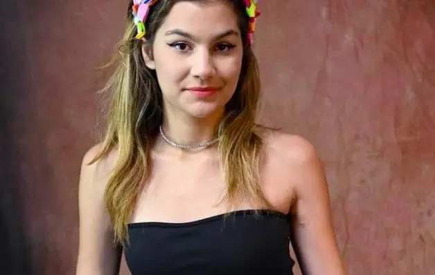 Aos 18 anos, modelo e atriz capixaba investe em agência e busca revelar talento artísticos