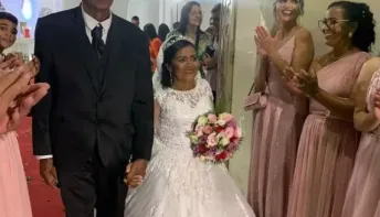 Aos 78 anos, baiana realiza sonho da adolescência e se casa na igreja