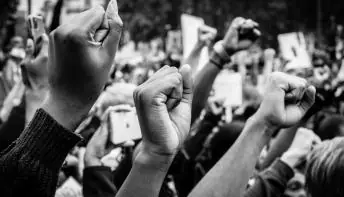 Apoio à democracia atinge recorde no Brasil