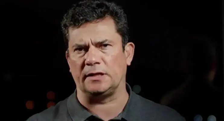 Após flerte com Bolsonaro na campanha, Moro declara apoio ao presidente