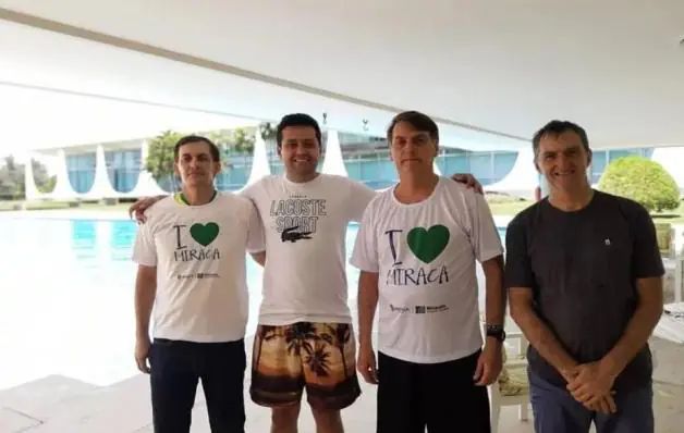 Após visita de irmão do presidente, Caixa aprova R$ 29,6 milhões para obras em cidade da família Bolsonaro