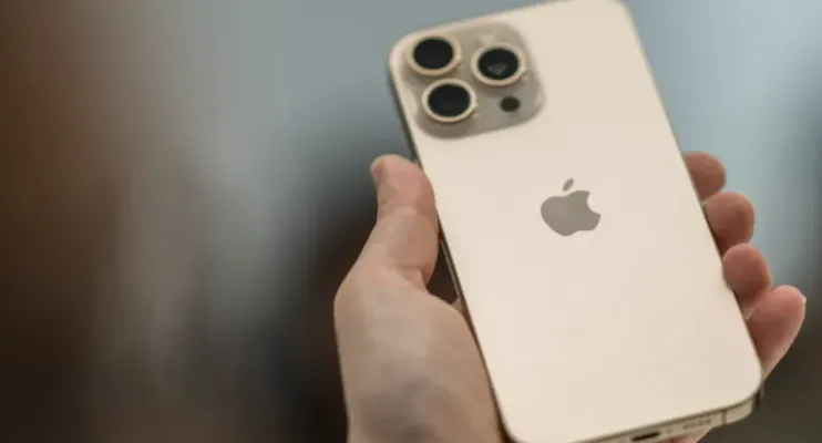 Apple avalia produção no Brasil e na Índia para driblar tarifas de Trump e manter preço do iPhone