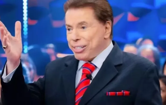 Apresentador brasileiro Silvio Santos permanece no hospital desde o início de agosto