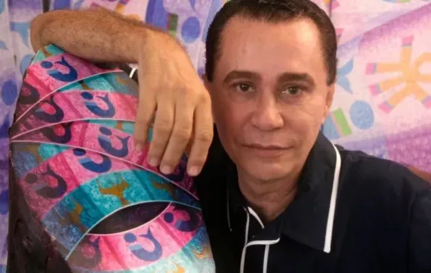 Artista plástico César Romero morre após se engasgar durante alimentação em Salvador