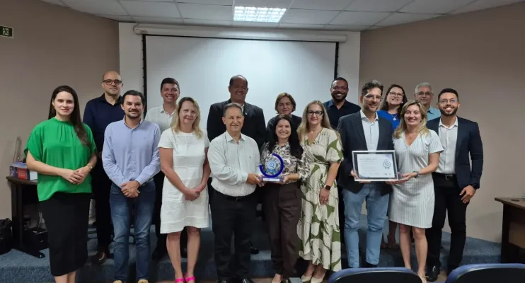 Ases participa da entrega do troféu Diamante de Transparência e Governança Pública à Serra