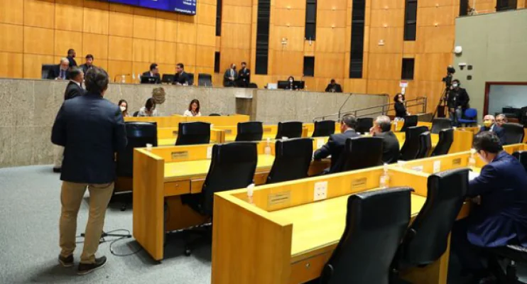 Assembleia aprova porte de arma de fogo para vigilantes e seguranças
