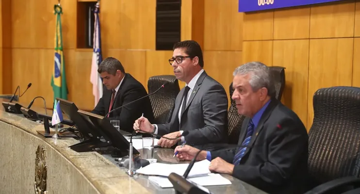 Assembleia aprova projeto de lei que reduz taxas de emplacamento para locadoras de veículos