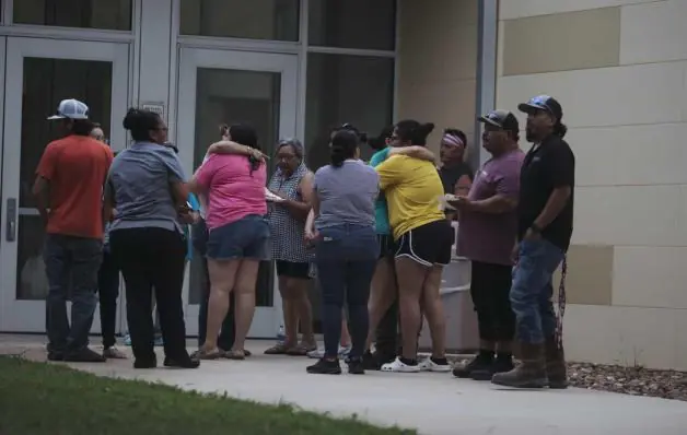 Ataque a tiros em escola no Texas mata ao menos 19 crianças e 2 adultos