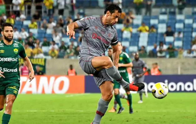 Ataque volta a decepcionar, mas Fluminense vence com gol