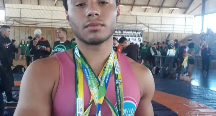 Atleta capixaba conquista título de campeão brasileiro de luta greco-romana
