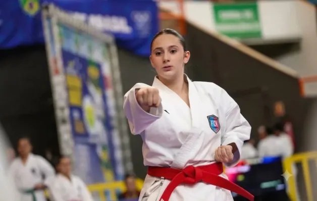 Atleta de Linhares conquista duas medalhas e garante vaga na final do Brasileiro de Karatê