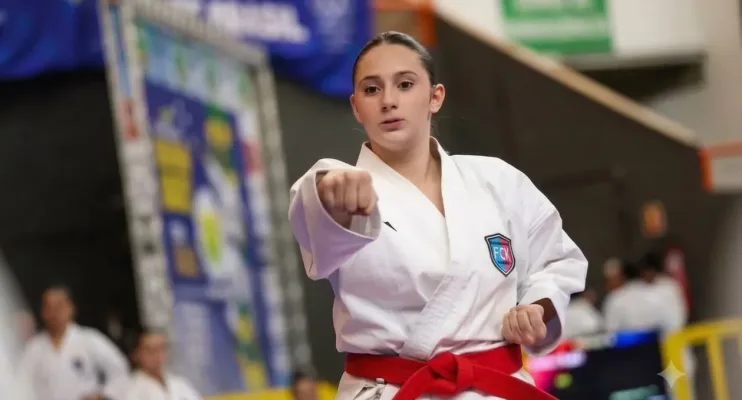 Atleta de Linhares conquista duas medalhas e garante vaga na final do Brasileiro de Karatê