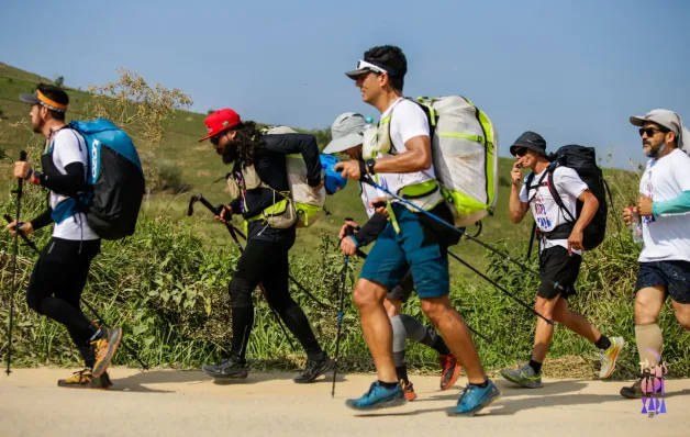 Atletas de seis países vão atravessar o Espírito Santo caminhando pelas montanhas e voando de parapente