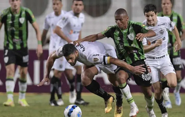 Atlético-MG supera o América no clássico e fica perto das oitavas da Libertadores