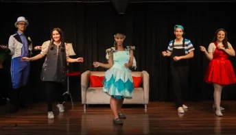 Atriz capixaba é premiada em festival de teatro em Minas Gerais