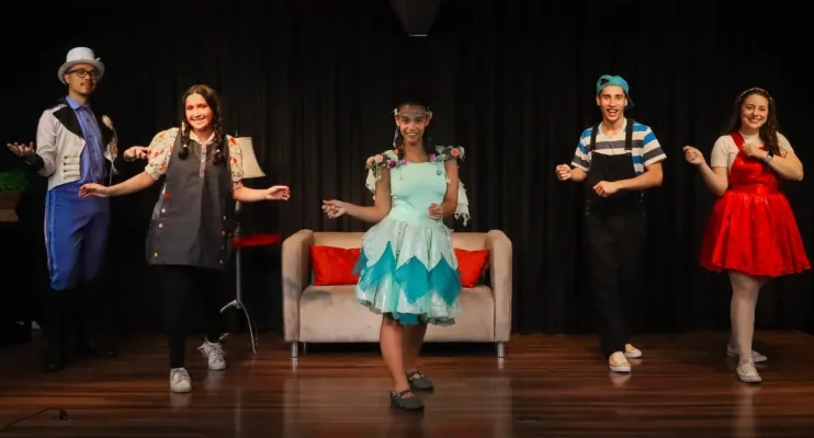 Atriz capixaba é premiada em festival de teatro em Minas Gerais