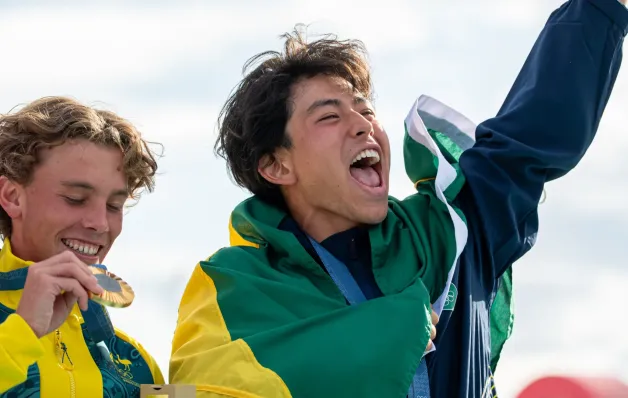 Augusto Akio, o Japinha, fatura bronze no skate park na Olimpíada de Paris