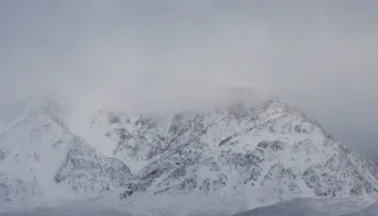 Avalanche deixa dez esquiadores desaparecidos na Califórnia
