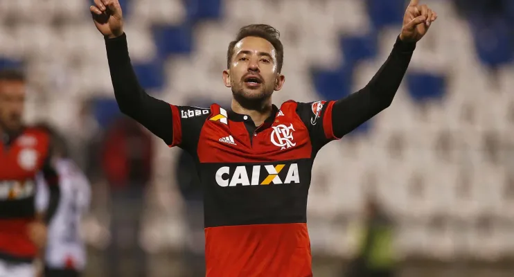 Bahia anuncia a contratação do experiente meia Everton Ribeiro por duas temporadas