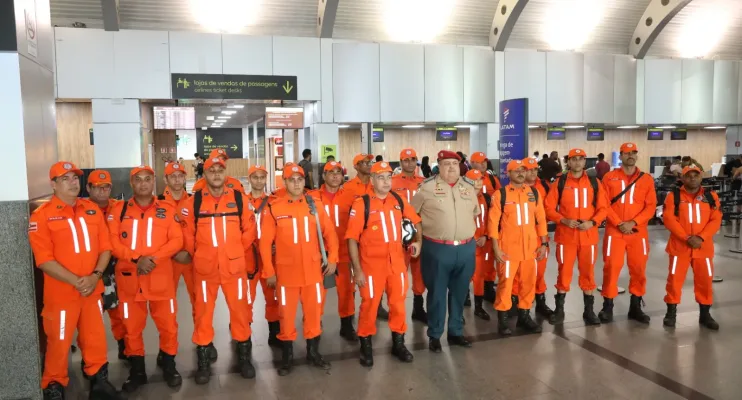Bahia envia 22 bombeiros militares e profissionais de saúde para auxiliar no socorro às vítimas das chuvas no Rio Grande do Sul