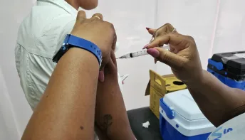 Bahia recebe mais uma remessa de vacina XBB, novo imunizante contra Covid-19