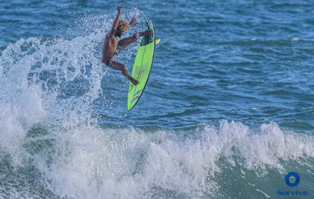 Baiano de Surf agita as ondas de Arembepe neste final de semana