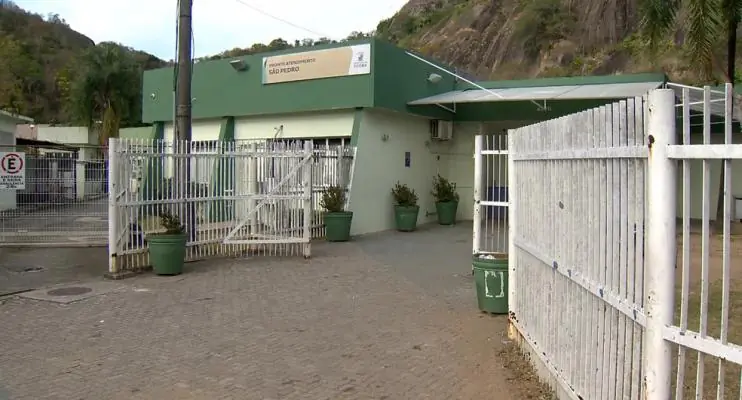 Mulher entra em Pronto-Atendimento, se passa por paciente e esfaqueia casal