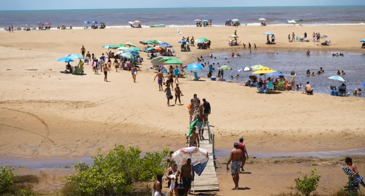 Balneários de São Mateus registram alta movimentação durante o Carnaval 2024