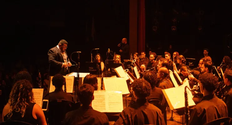 Banda Sinfônica Vale Música apresenta sucessos do Roupa Nova no Teatro da Ufes
