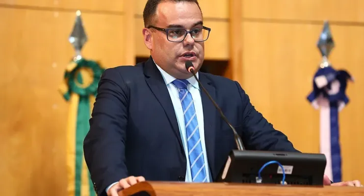 Barulho de aviões volta a perturbar em Vitória, diz Denninho