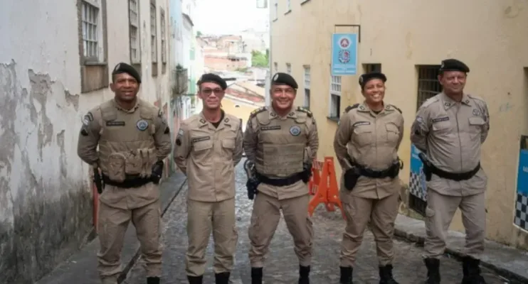 Batalhão de Policiamento Turístico reforça atendimento bilíngue para visitantes na Bahia