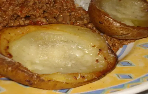 Batata Assada com Manteiga e Mussarela