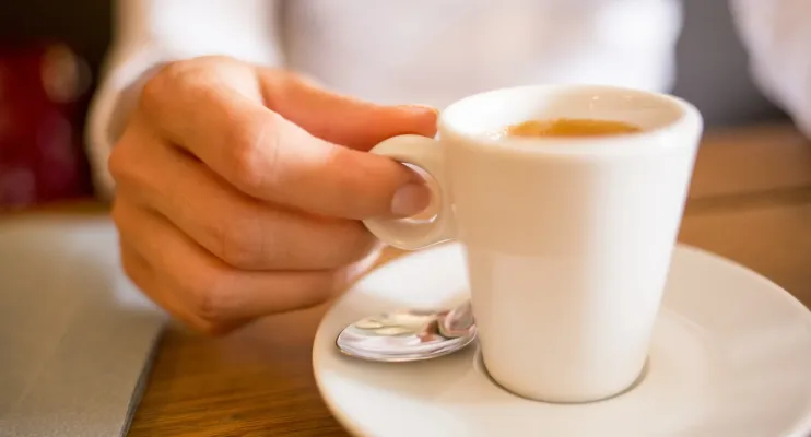 Beber café é um hábito que muitas pessoas têm, quantos cafés bebe por dia? 