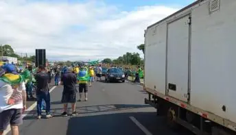 Bloqueios golpistas têm empresários e políticos envolvidos