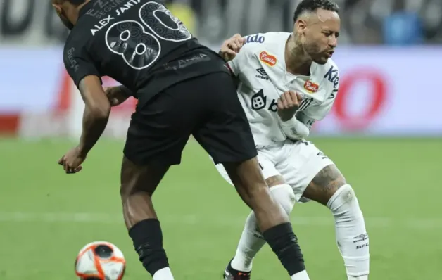 Bola da Penalty vira alvo de críticas de Neymar após derrota do Santos para o Corinthians