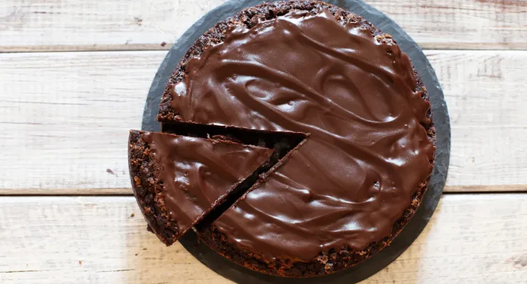 Bolo de chocolate e vinho tinto? Você precisa provar esta delícia!