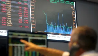Bolsa supera os 131 mil pontos e renova máxima histórica impulsionada por petróleo