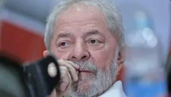 Vídeo: Bolsonaristas decidiram atacar com violência carro do ex-presidente Lula