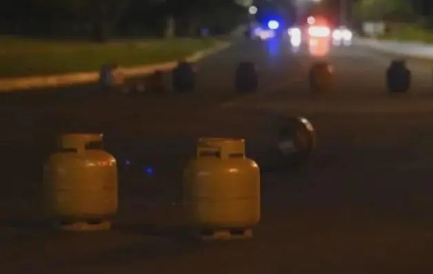Bolsonaristas espalharam botijões de gás em vias do DF