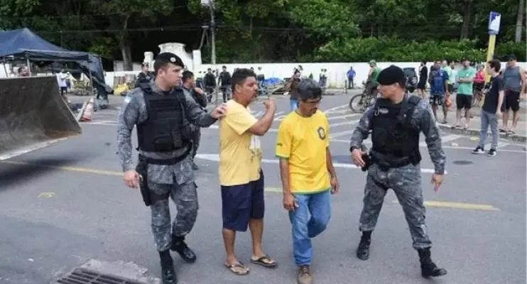 Bolsonaristas presos em acampamento golpista no ES são soltos