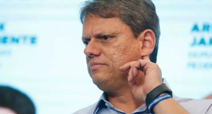 Bolsonaristas veem chance de encurralar Tarcísio
