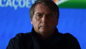 Bolsonaro amplia gasto com cartão corporativo às vésperas da eleição